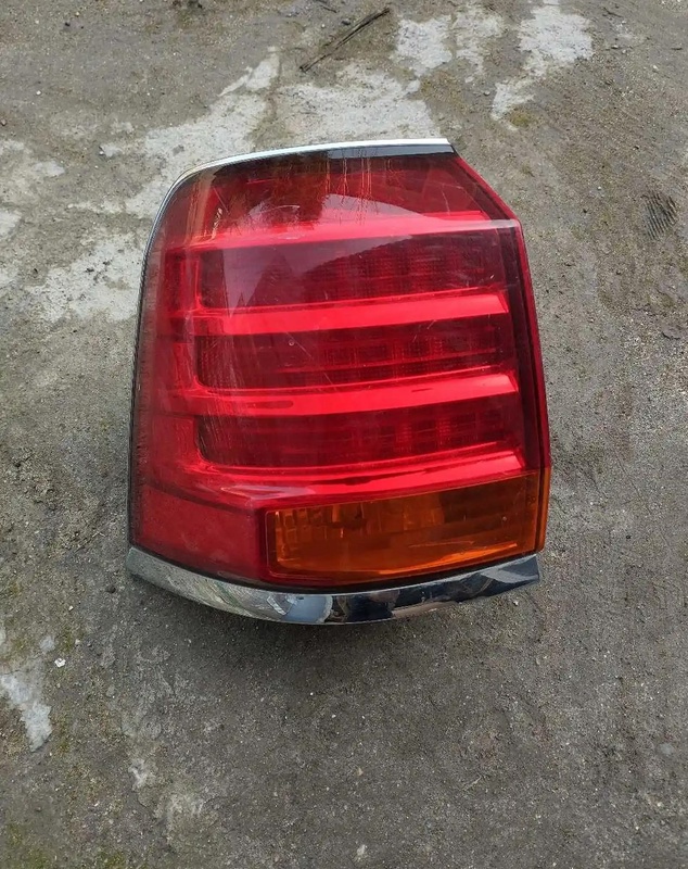 Задняя левая фара от Lexus LX570